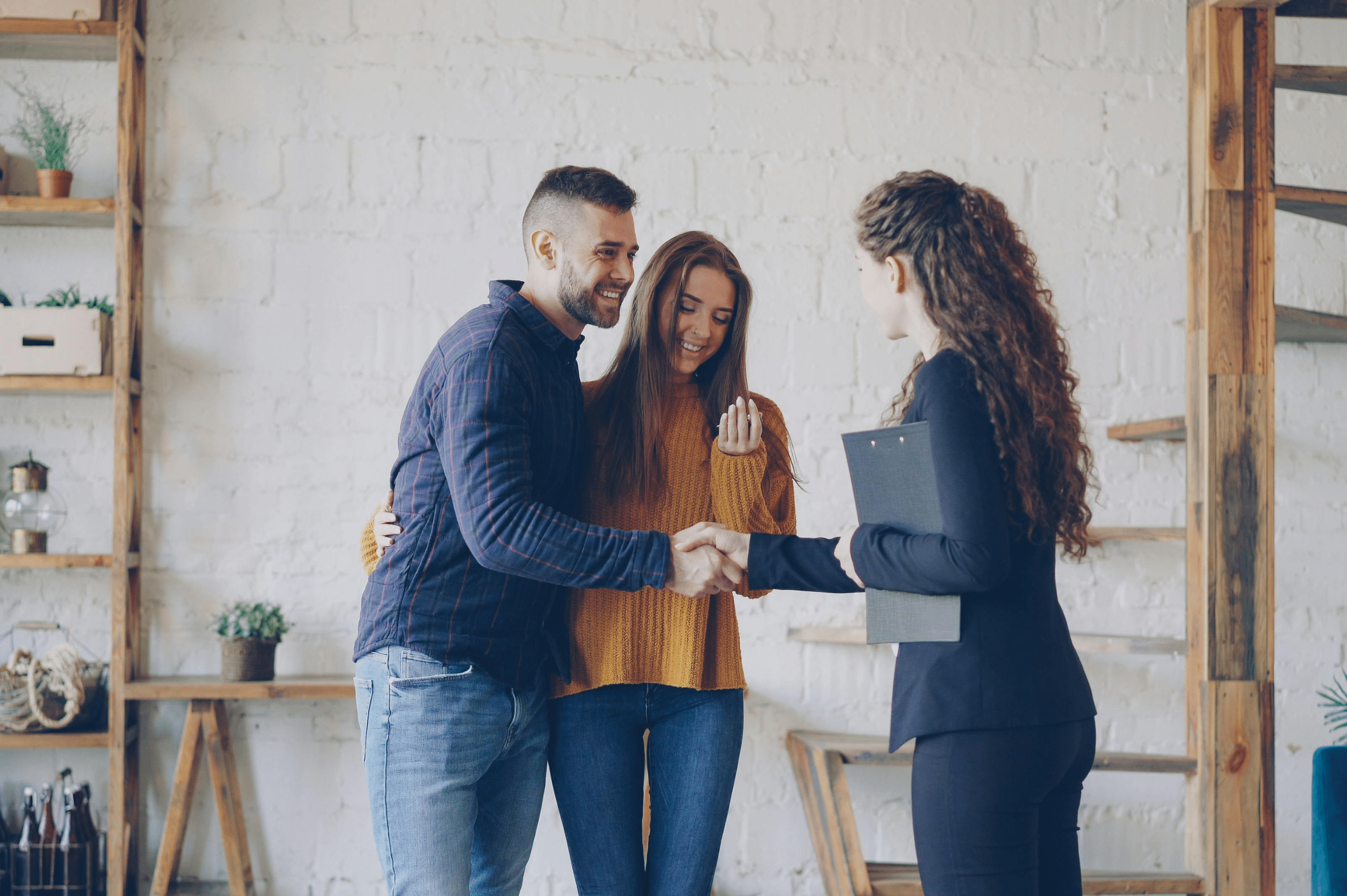 Savannah homeowner discussing selling options with a real estate agent